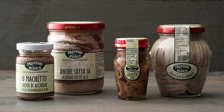 crema di acciughe e alici marinate, antipasti sott'olio di mare
